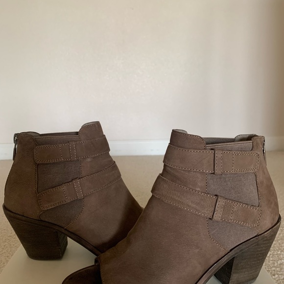 Eileen Fisher Brown Suede Peep Toe Heeled Booties - S 6.5 - Picture 2 of 6